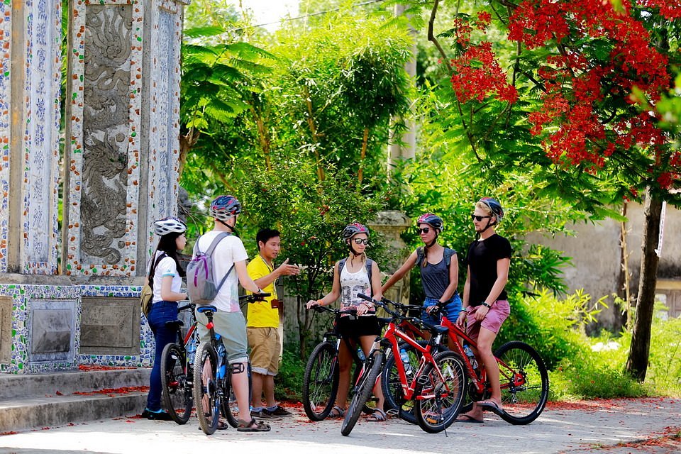 Hue to Da Nang Bicycle Tour 1 Day